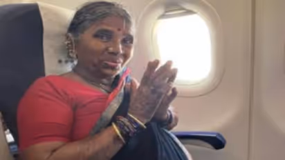 നേരത്തെ കൂലിപ്പണിക്കാരി, 62 -കാരി യൂട്യൂബർ ഗംഗവ്വയുടെ ആദ്യ വിമാനയാത്രാ വീഡിയോ വൈറൽ