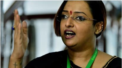 'ബാഗിൽ നോട്ടോ മയക്കുമരുന്നോ വച്ച് അകത്താക്കും'; യൂസഫലിയുടെ പേര് പറഞ്ഞും വിജയ് പിള്ള ഭീഷണിപ്പെടുത്തി: സ്വപ്ന