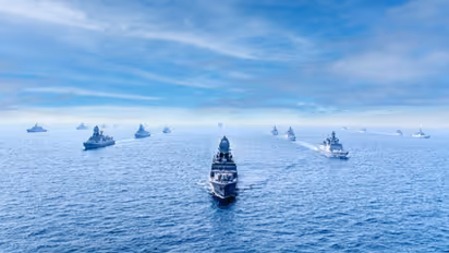விமானம் தாங்கி கப்பல்களுடன் இந்திய விமானப்படை மெகா போர் பயிற்சி! சீனாவுக்கு எச்சரிக்கை!