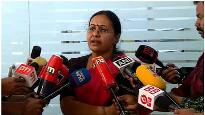 ബ്രഹ്മപുരത്ത് ചികിത്സ തേടിയത് 899 പേർ; ചൊവ്വാഴ്ച മുതൽ ആരോഗ്യ സർവെ, മാസ്ക് ധരിക്കണമെന്ന് നിർദ്ദേശം