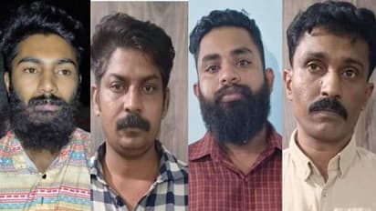 ബുള്ളറ്റിൽ കറക്കം, സംശയം തോന്നി പൊക്കിയപ്പോൾ കഞ്ചാവ്; രണ്ട് കേസ്, 3 കിലോയോളം കഞ്ചാവ്, 4 പേര്‍ പിടിയിൽ