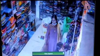 ആദായ നികുതി ഉദ്യോഗസ്ഥ ചമഞ്ഞ് കടയിലെത്തി സാധനങ്ങള്‍ വാങ്ങി, പണം ഓണ്‍ലൈനില്‍ അയച്ചെന്ന് കാണിച്ച് യുവതി മുങ്ങി