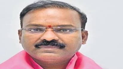 బీఆర్ఎస్కు షాక్: కాంగ్రెస్లో చేరిన పెద్దపల్లి ఎంపీ వెంకటేష్