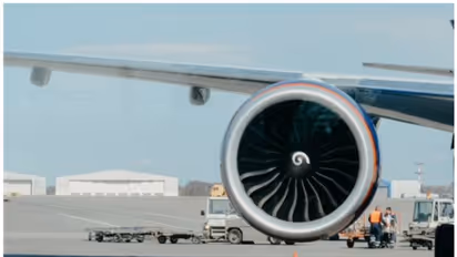 സായുധസംഘം വിമാനത്താവളത്തില് നിന്ന് 266 കോടി കവരാന് ശ്രമിച്ചു; വെടിവെയ്പ്പില് രണ്ട് മരണം