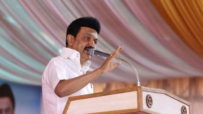 அரசின் ஆணைகளை மட்டும் செயல்படுத்துபவர்களாக இல்லாமல், புதிய திட்டங்களை அரசுக்கு முன்மொழியுங்கள்- மு.க.ஸ்டாலின்