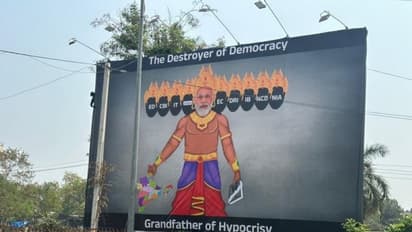ప్రజాస్వామ్య విధ్వంసకుడు.. రావణాసురుడి గెటప్ లో ప్రధాని మోడీ పోస్టర్లు