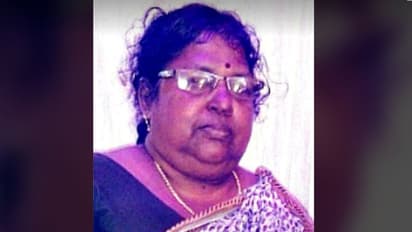  പൊറോട്ടയും മുട്ടക്കറിയും കഴിക്കുന്നതിനിടെ തൊണ്ടയിൽ കുടുങ്ങി, വീട്ടമ്മ മരിച്ചു