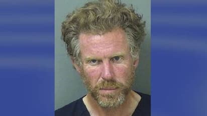 ന​ഗ്നനായി റോഡിലിറങ്ങി നടന്നതിന് പൊലീസ് പിടിച്ചു, താൻ അന്യ​ഗ്രഹത്തിൽ നിന്നും വരുന്നയാളാണെന്ന് 44 -കാരൻ