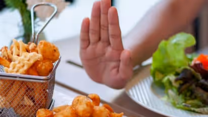 நீரிழிவு நோயின் ஆபத்தை அதிகரிக்கும் மோசமான பழக்கங்கள் இவை தான்.. கவனமா இருங்க.. இல்லன்னா சிக்கல்..