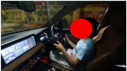 ലക്ഷ്വറി എസ്യുവി ഓടിച്ച് കുട്ടി, പിതാവിന് പൊങ്കാലയിട്ട് ജനം!