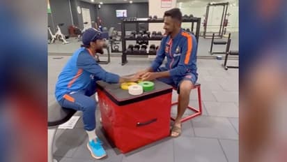 'ಏಕ್ ತೇರಾ, ಏಕ್ ಮೇರಾ..' ಅಕ್ಷಯ್ ಕುಮಾರ್ ಚಿತ್ರದ ಹಾಸ್ಯ ದೃಶ್ಯ ಮರುಸೃಷ್ಟಿಸಿದ ಅಶ್ವಿನ್-ಜಡೇಜಾ!