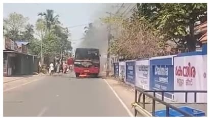 കെഎസ്ആര്‍ടിസിയുടെ മുൻഭാ​ഗത്ത് തീ, ചവിട്ടി നിർത്തി ഡ്രൈവർ; യാത്രക്കാരെല്ലാം രക്ഷപ്പെട്ടു, ബസ് കത്തി നശിച്ചു