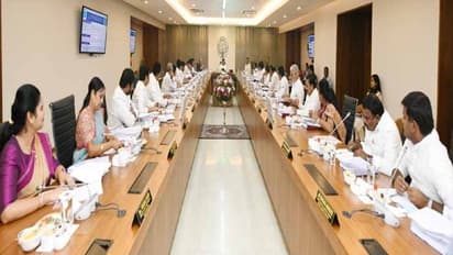 విశాఖ భూముల అక్రమాలపై సిట్ రిపోర్టుకు ఆమోదం: ఏపీ కేబినెట్ కీలక నిర్ణయాలు