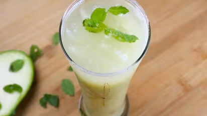 கொளுத்தும் வெயிலுக்கு இந்த மாதிரி மாங்காய் சர்பத் செய்து சாப்பிட்டு உடலை குளிர்ச்சியாக வைத்துக் கொள்ளுங்கள்!