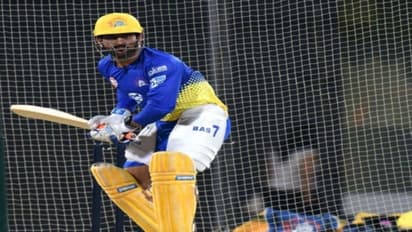 ವಯಸ್ಸು 41 ಆದರೂ ಧೋನಿ ತೋಳ್ಬಲಕ್ಕೆ ಸಾಟಿಯಿಲ್ಲ..! ನೆಟ್ಸ್ನಲ್ಲಿ ಮಹಿ ಭರ್ಜರಿ ಪ್ರಾಕ್ಟೀಸ್