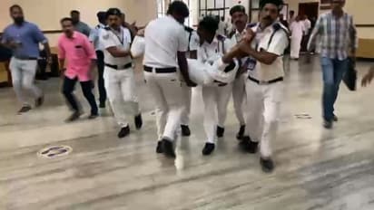 സ്പീക്കറുടെ ഓഫീസിന് മുന്നിൽ പ്രതിഷേധം: എംഎൽഎ ബോധംകെട്ട് വീണു, കൈയ്യേറ്റം ചെയ്തതെന്ന് പ്രതിപക്ഷം