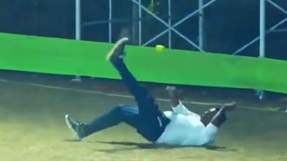 എന്നാലും എന്തൊരു ആത്മാര്ത്ഥത; ആ ചേട്ടന്റെ ഫീല്ഡിംഗിന് കൊടുക്കണം കൈയടി; ഇന്ത്യന് ജോണ്ടിയെന്ന് ആരാധകര്