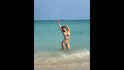 ಮಿಯಾಮಿ ಬೀಚ್‌ನಲ್ಲಿ ಬಿಸಿ ಏರಿಸಿದ KGF ಬ್ಯೂಟಿ; ಮೌನಿ ಬಿಕಿನಿ  ಪೋಸ್‌ಗೆ ದಂಗಾದ ಫ್ಯಾನ್ಸ್ 