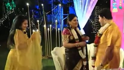 'குக் வித் கோமாளி' வெங்கடேஷ் பட் மனைவி மற்றும் மகளை பார்த்திருக்கீங்களா? செம்ம கியூட்டா இருக்காங்களே!