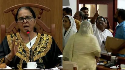 'സോൺട'യിൽ മറുപടി നൽകാതെ കോഴിക്കോട് മേയര്‍, പ്ലക്കാര്‍ഡുയര്‍ത്തി പ്രതിഷേധം, പ്രതിപക്ഷം കൗൺസിൽ വിട്ടിറങ്ങി