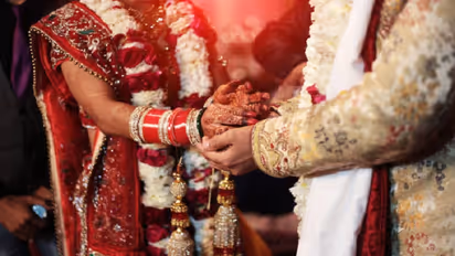 giridih news groom injured before marriage fell from roof girl marry him zrua