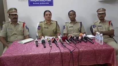 హైదరాబాద్లో పట్టుబడ్డ అంతర్రాష్ట్ర గంజాయి ముఠా.. డీసీఎంలో తరలిస్తున్న 160 కిలోల గంజాయి స్వాధీనం