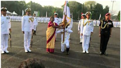 ஐஎன்எஸ் துரோணாச்சார்யாவிற்கு குடியரசுத் தலைவர் பதக்கம்.. வழங்கினார் குடியரசு தலைவர் திரௌபதி முர்மு!!