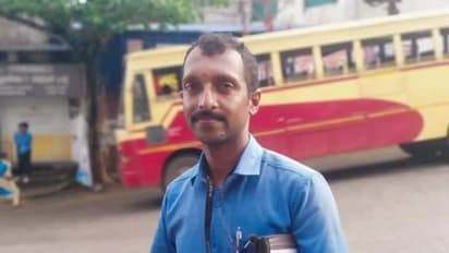 ബസ് ഓടിക്കുന്നതിനിടെ ഡ്രൈവർ ബോധം കെട്ടു, കെഎസ്ആർടിസി നിറയെ യാത്രക്കാര്; ബ്രേക്ക് ചവിട്ടി നിർത്തി കണ്ടക്ടർ