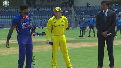 கிறிஸ்டியானோ ரொனால்டோவை இமிடேட், நாட்டு நாட்டு பாடலுக்கு டான்ஸ் - விராட் கோலியின் ஃபன்னி மூவ்மெண்ட்ஸ்!