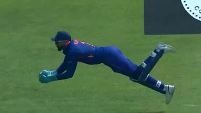 റിഷഭ് പന്തിന് പകരക്കാരായി, ഒടുവില് പന്തിനെ തന്നെ മറികടന്ന് നേട്ടം സ്വന്തമാക്കി കെ എല് രാഹുല്