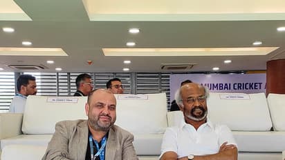 காலா ரிட்டர்ன்ஸ்... 12 ஆண்டுகளுக்கு பின் மும்பை வான்கடே ஸ்டேடியத்தில் கிரிக்கெட் பார்க்க கெத்தாக வந்த ரஜினி 