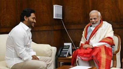 మోడీతో జగన్ భేటీ: 14 అంశాలపై వినతి పత్రం