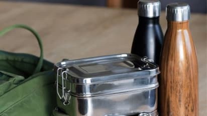 മകൻ സ്കൂളിലേക്ക് കൊണ്ടുപോയ ഭക്ഷണം താഴെ പോയി; ശേഷം ക്ലാസ്മുറിയില് സംഭവിച്ചത്- ഒരമ്മയുടെ കുറിപ്പ്