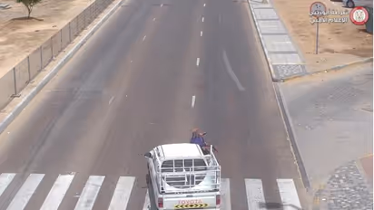 റോഡിലെ അശ്രദ്ധയ്ക്ക് വലിയ വില നല്കേണ്ടിവരും; വീഡിയോ ദൃശ്യങ്ങള് പുറത്തുവിട്ട് പൊലീസ്