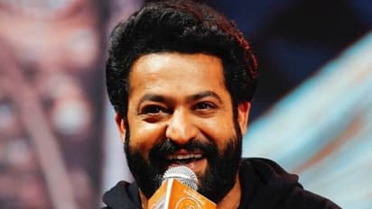 ఫ్యాన్స్ కాలర్ ఎగరేసే సినిమాలు చేస్తానని హామీ ఇచ్చిన రోజు మళ్ళీ పుట్టాను!