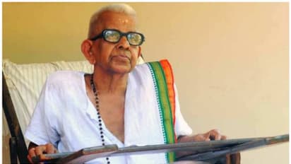 കാവ്യപ്രപഞ്ചത്തിന്റെ ശില്പിക്ക് ഇന്ന് 94ാം ജന്മദിനം; അക്കിത്തത്തിന്റെ ഓർമ്മകളിൽ മലയാളം