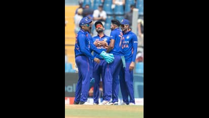 പരമ്പര പിടിക്കാന് ഇന്ത്യയും ഓസീസും, ചെന്നൈ ഏകദിനത്തില് ഓസ്ട്രേലിയക്ക് നിര്ണായക ടോസ്; ടീം അറിയാം