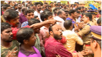 ആറളത്ത് കാട്ടാന ചവിട്ടിക്കൊന്ന ആദിവാസി യുവാവിന്റെ മൃതദേഹം സംസ്കരിച്ചു