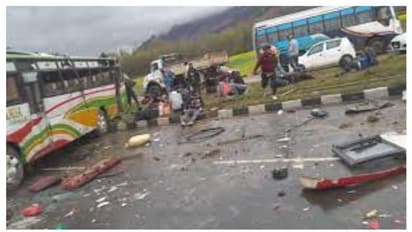 ജമ്മുവിൽ ബസ് മറിഞ്ഞു നാല് ബീഹാര് സ്വദേശികൾ മരിച്ചു; 28 പേർക്ക് പരിക്ക്