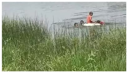 ക്ഷേത്രത്തിലേക്ക് പോകുന്നതിനിടെ മുതല ആക്രമിച്ചു; രക്ഷപ്പെടുന്നതിനിടെ ഒഴുക്കിൽപ്പെട്ടു, മൂന്ന് മൃതദേഹം ലഭിച്ചു