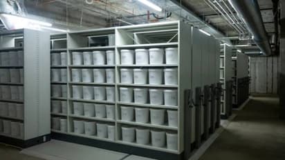 ഈ സർവകലാശാല ശേഖരത്തിൽ ഉള്ളത് 10,000 -ത്തോളം മനുഷ്യമസ്തിഷ്കങ്ങൾ