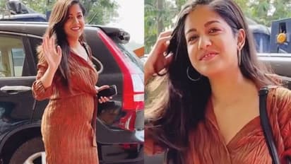 తల్లి కాబోతున్న దృశ్యం నటి, వైరల్ అవుతున్న బేబీ బంప్ ఫోటోస్, వీడియోలు