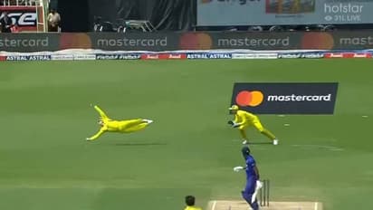 பறவை போல பறந்த ஸ்டீவ் ஸ்மித் - ஹர்திக் பாண்டியாவை கெட்ச் போட்டு தூக்கிய ஆஸ்திரேலியா!