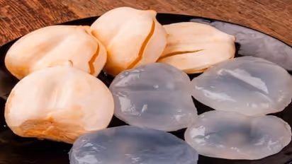 கோடைக்காலத்தில் நுங்கு சாப்பிடுவதால் இத்தனை நன்மைகளா !