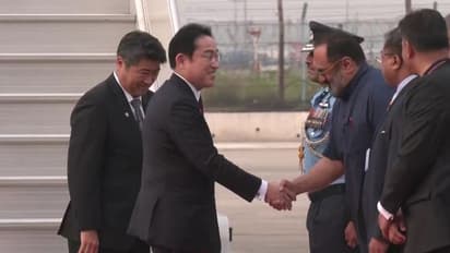 ಭಾರತಕ್ಕೆ ಆಗಮಿಸಿದ ಜಪಾನ್ ಪ್ರಧಾನಿ :  ಪುಮಿಯೊ ಕಿಶಿದಾ ಸ್ವಾಗತಿಸಿದ ರಾಜೀವ್ ಚಂದ್ರಶೇಖರ್ 