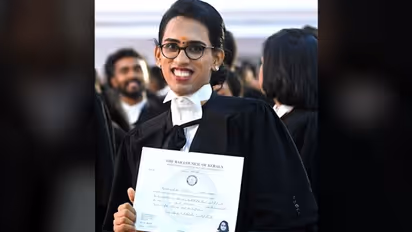 ಕೇರಳದ ಮೊಟ್ಟಮೊದಲ ತೃತೀಯ ಲಿಂಗಿ ವಕೀಲೆ ಎನಿಸಿದ ಪದ್ಮಲಕ್ಷ್ಮೀ!