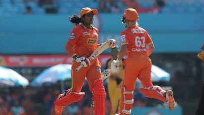 ഹേമലത-ഗാര്ഡ്നര് സിക്സര് മേളം; യുപിക്കെതിരെ ഗുജറാത്തിന് വമ്പന് സ്കോര്