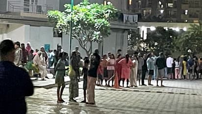 Scary! Panic grips Delhi-NCR after strong earthquake tremors (Watch)