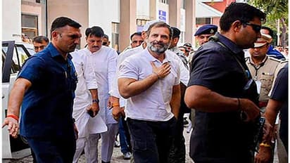 രാഹുൽഗാന്ധിയെ അയോഗ്യനാക്കണമെന്ന് പരാതി; നിയമോപദേശം തേടി സ്പീക്കർ, അടിയന്തര യോഗം വിളിച്ച് എഐസിസി