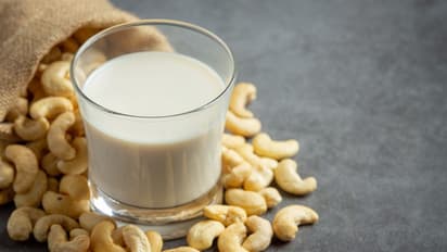 പാലിൽ കശുവണ്ടി പൊടിച്ച് ചേർത്ത് കുടിക്കുന്നത് കൊണ്ടുള്ള ​ആരോ​ഗ്യ​ഗുണങ്ങൾ 